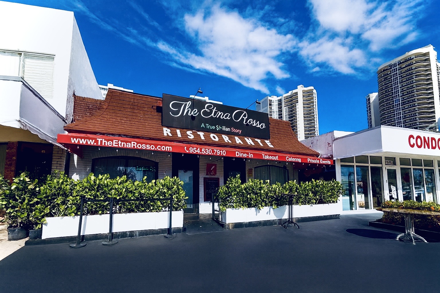 TheEtnaRossoBestItalianFtLauderdale Best Italian Restaurant outside seating in Ft Lauderdale